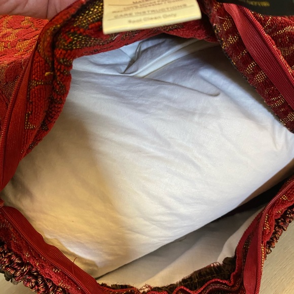 BELLA ROSE velvet accent pillow - Picture 8 of 13